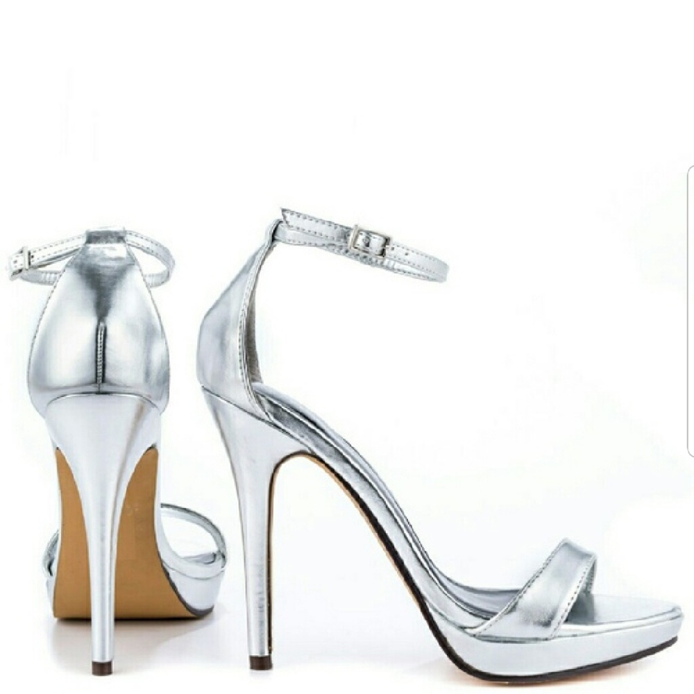NWT Michael Antonio Lovina Silver Open Toe Heels